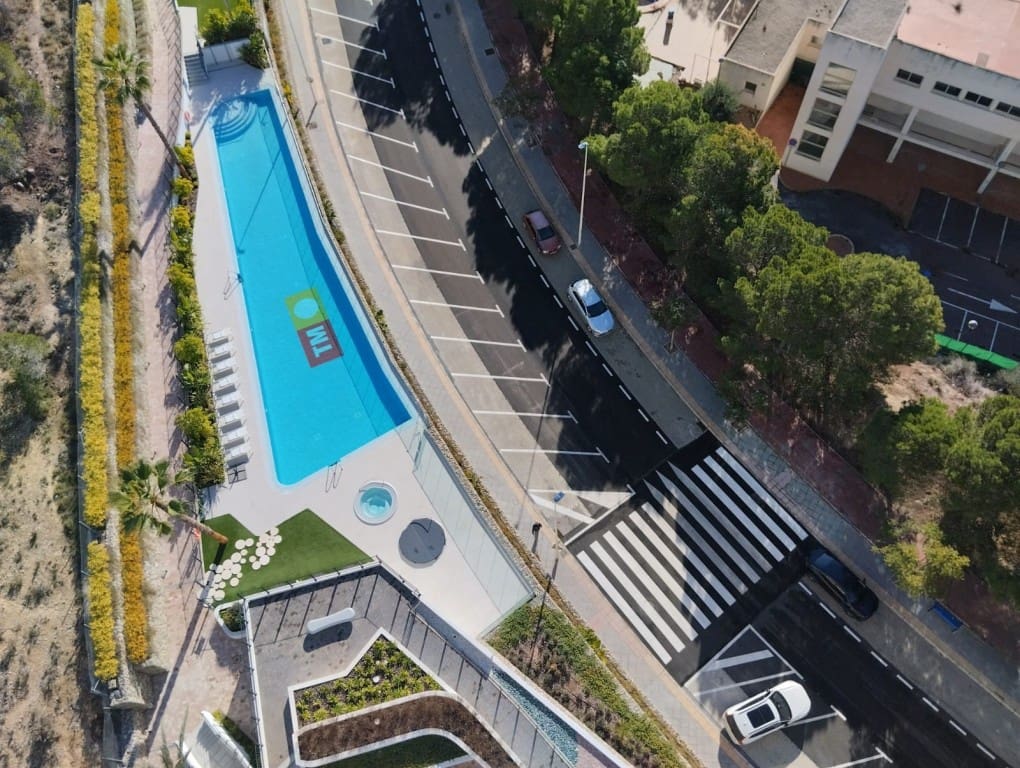 3 sovrum Lägenhet till salu i Benidorm med pool - 679 000 € (Ref: 9473228)