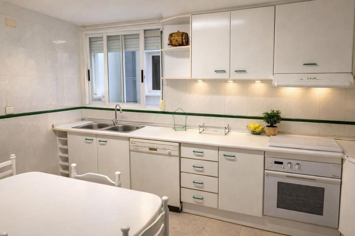 3 bedroom Apartment for sale in Alfaz del Pi / L'Alfas del Pi - € 255,000 (Ref: 9491684)