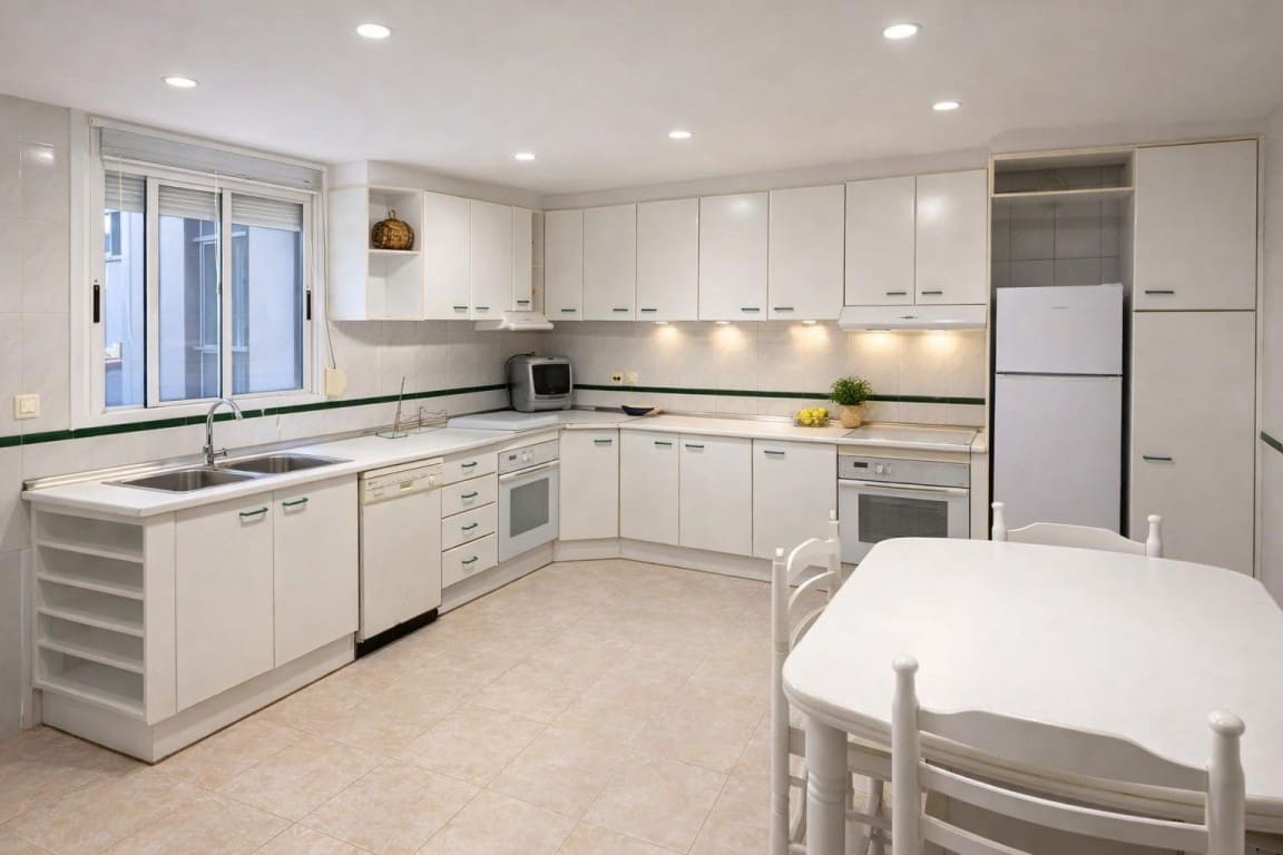 3 bedroom Apartment for sale in Alfaz del Pi / L'Alfas del Pi - € 255,000 (Ref: 9491684)