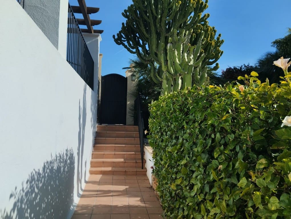 3 quarto Moradia para venda em Finestrat com piscina - 734 000 € (Ref: 9509068)