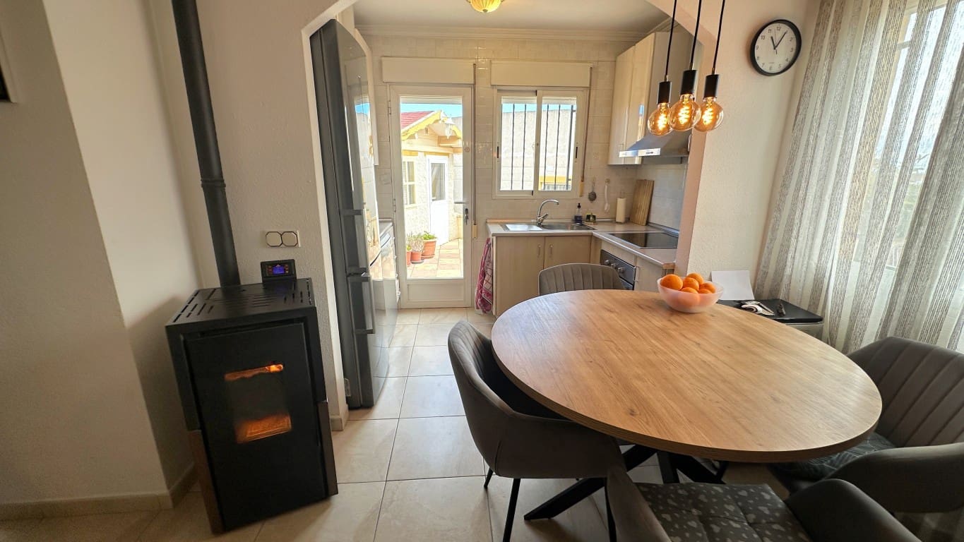 Chalet de 2 habitaciones en Polop en venta con piscina - 260.000 € (Ref: 9536529)