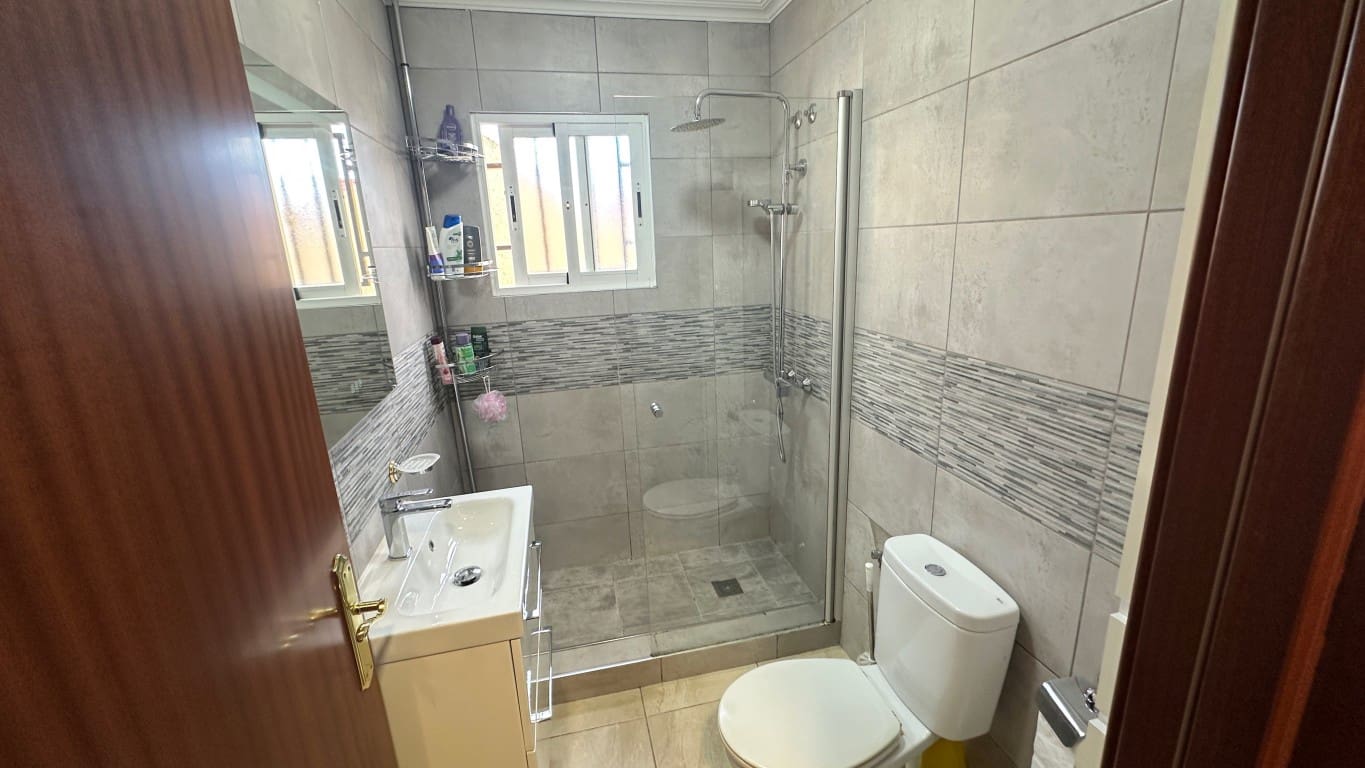 Chalet de 2 habitaciones en Polop en venta con piscina - 260.000 € (Ref: 9536529)