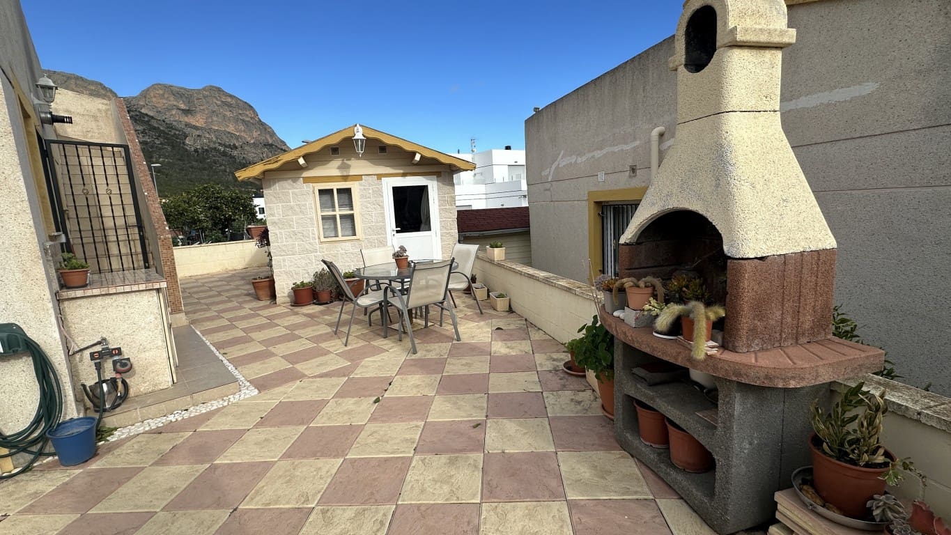 Chalet de 2 habitaciones en Polop en venta con piscina - 260.000 € (Ref: 9536529)