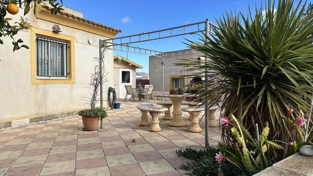Chalet de 2 habitaciones en Polop en venta con piscina - 260.000 € (Ref: 9536529)