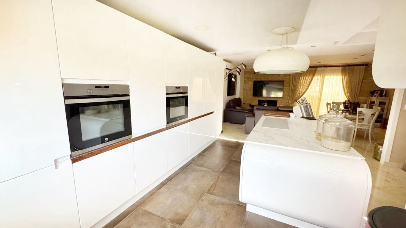 Chalet de 3 habitaciones en Albir en venta con piscina - 475.000 € (Ref: 9536849)