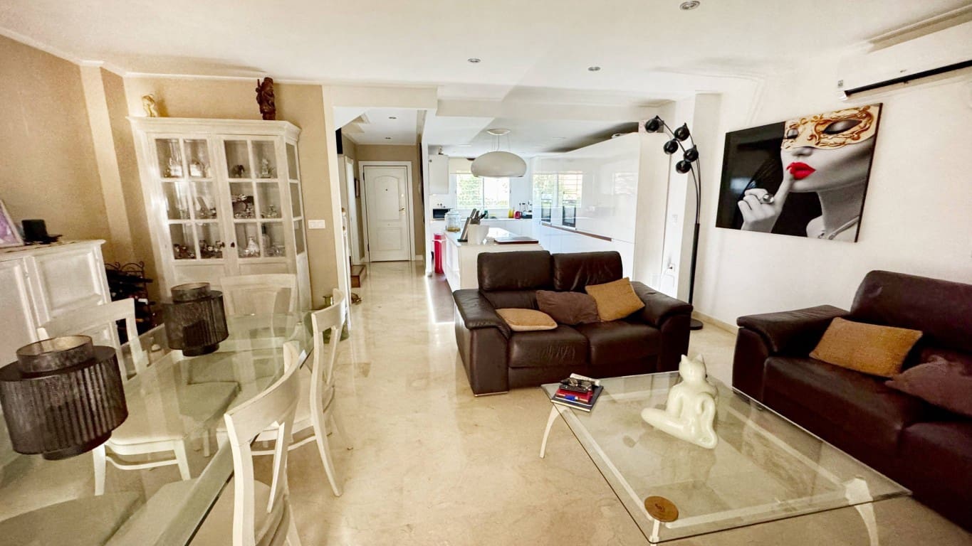 Chalet de 3 habitaciones en Albir en venta con piscina - 475.000 € (Ref: 9536849)