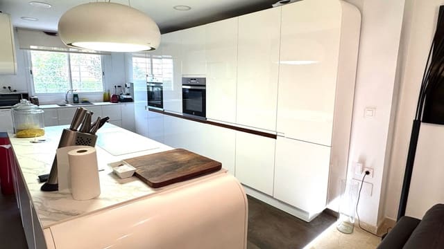 Chalet de 3 habitaciones en Albir, Alfaz del Pi / L'Alfàs del Pi en venta con piscina - 475.000 € (Ref: 9536849)