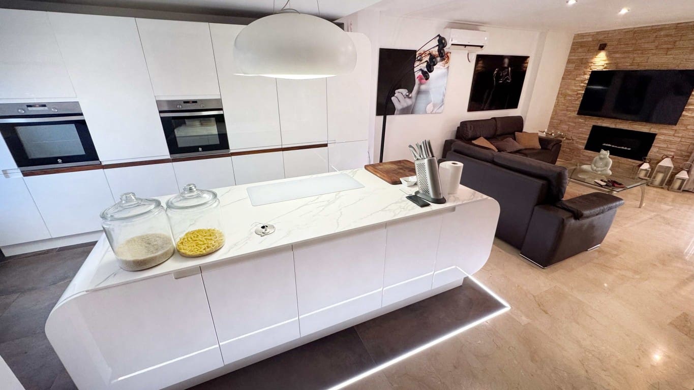 Chalet de 3 habitaciones en Albir en venta con piscina - 475.000 € (Ref: 9536849)