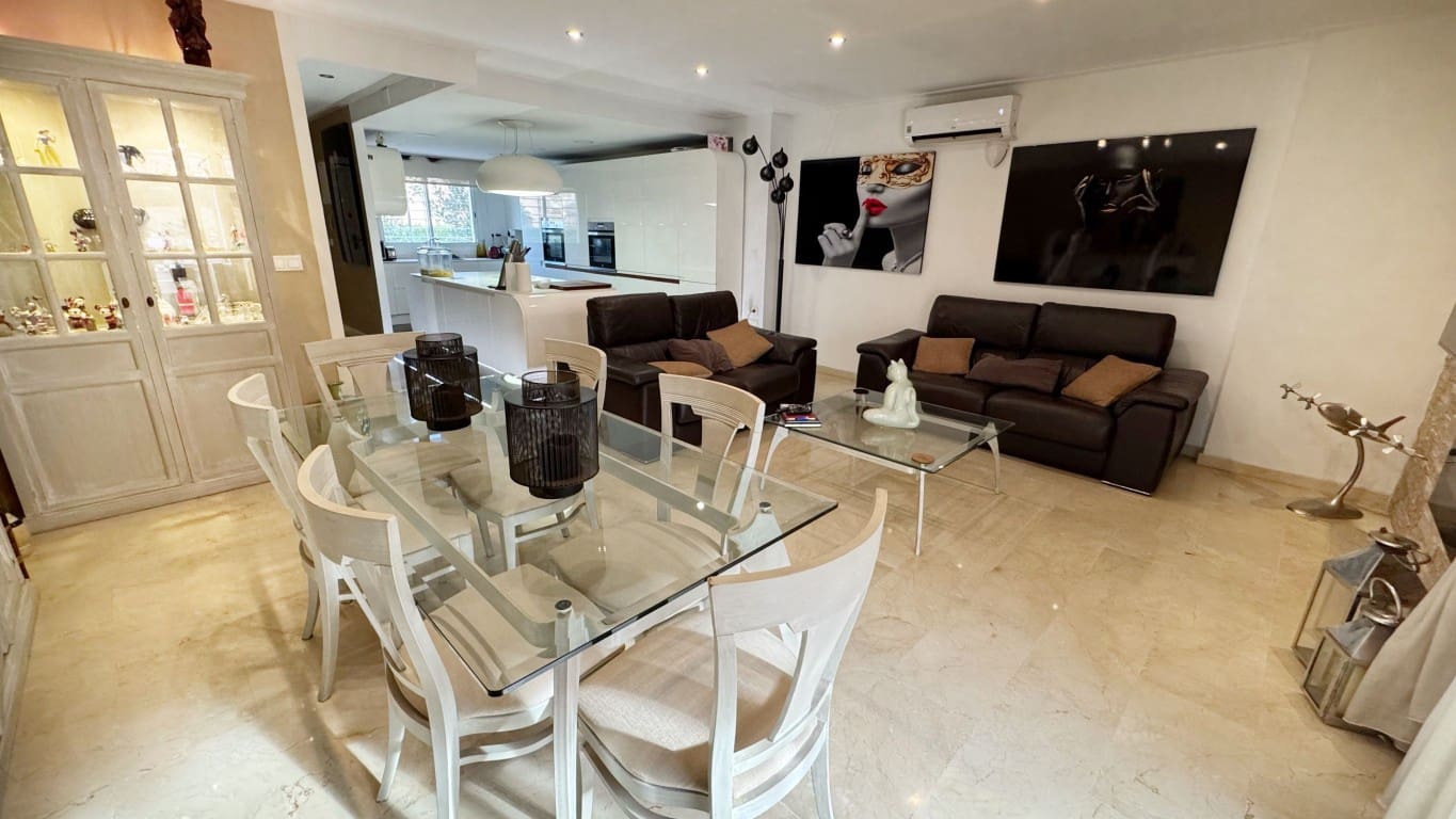 Chalet de 3 habitaciones en Albir en venta con piscina - 475.000 € (Ref: 9536849)