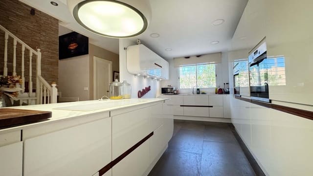 Chalet de 3 habitaciones en Albir, Alfaz del Pi / L'Alfàs del Pi en venta con piscina - 475.000 € (Ref: 9536849)