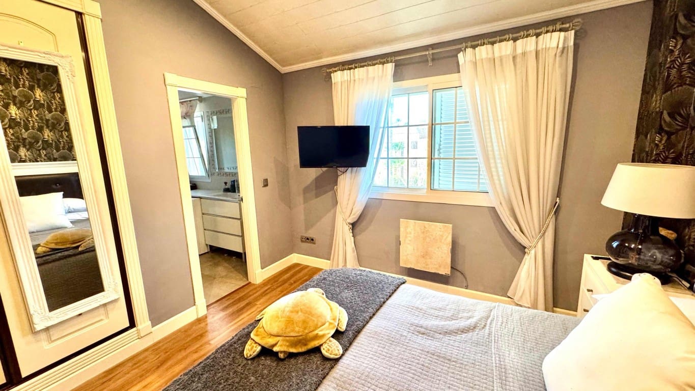 Chalet de 3 habitaciones en Albir en venta con piscina - 475.000 € (Ref: 9536849)