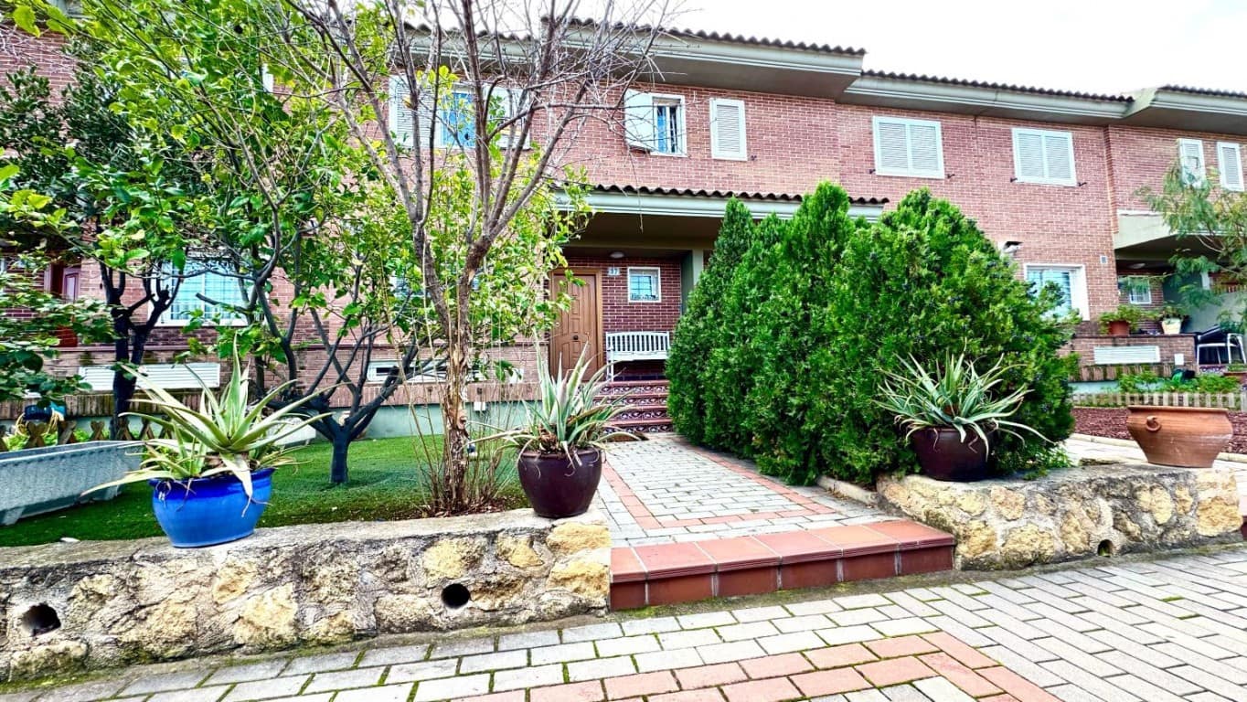 Chalet de 3 habitaciones en Albir en venta con piscina - 475.000 € (Ref: 9536849)