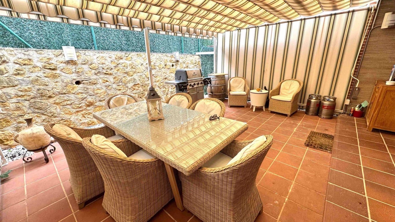 Chalet de 3 habitaciones en Albir en venta con piscina - 475.000 € (Ref: 9536849)