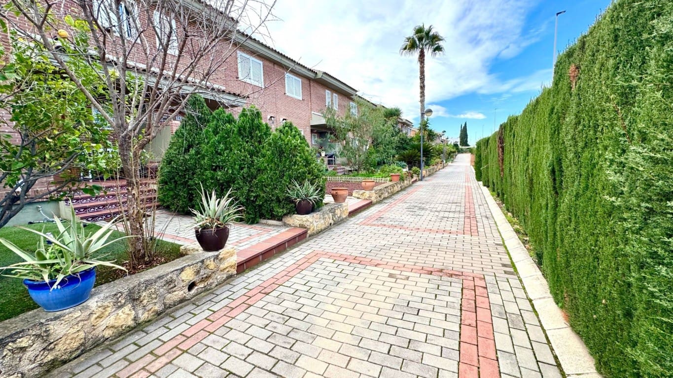 Chalet de 3 habitaciones en Albir en venta con piscina - 475.000 € (Ref: 9536849)