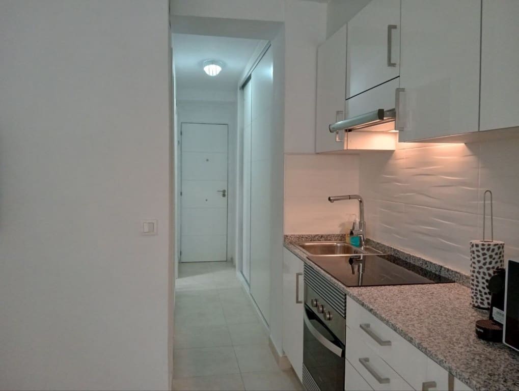 1 soveværelse Lejlighed til salg i Benidorm med swimmingpool - € 155.000 (Ref: 9544575)