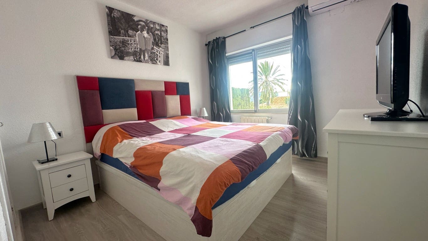 Chalet de 2 habitaciones en Alfaz del Pi / L'Alfàs del Pi en venta con piscina - 465.000 € (Ref: 9572257)