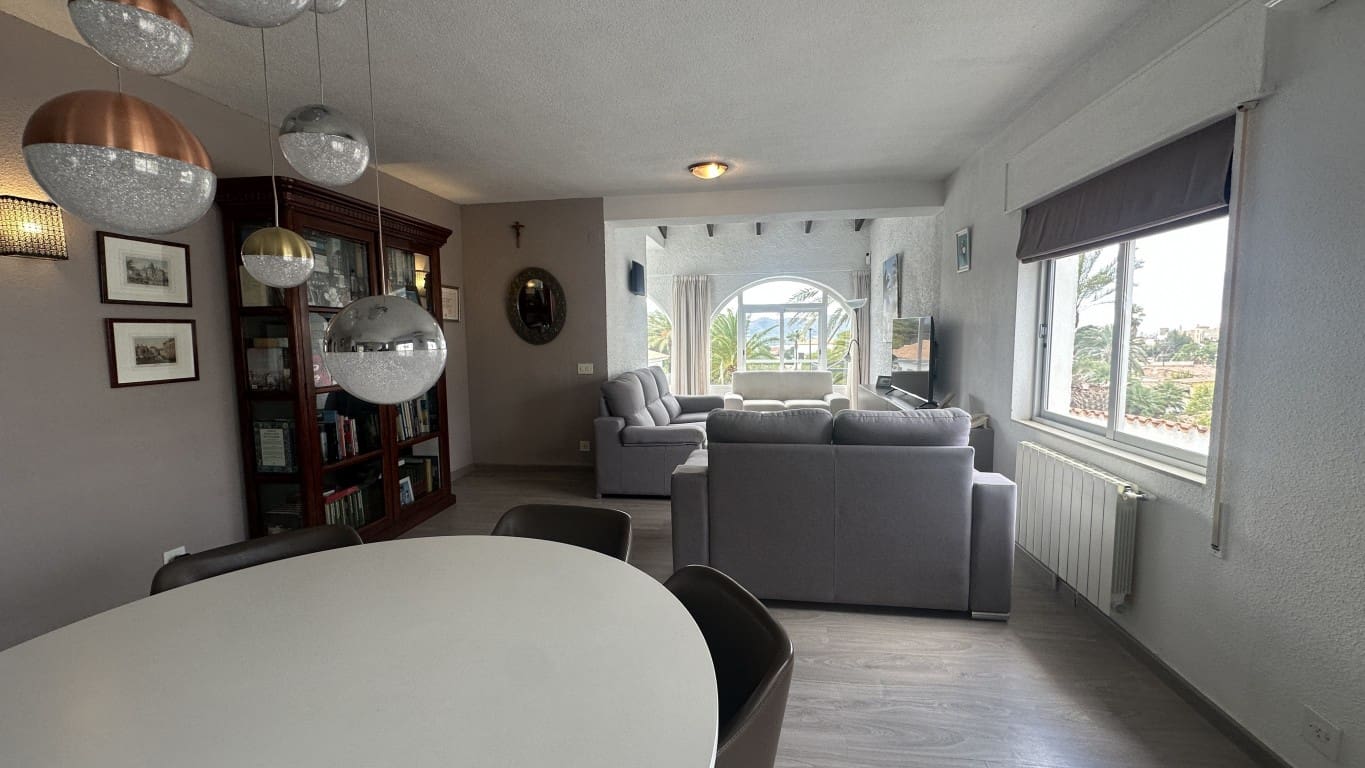 Chalet de 2 habitaciones en Alfaz del Pi / L'Alfàs del Pi en venta con piscina - 465.000 € (Ref: 9572257)