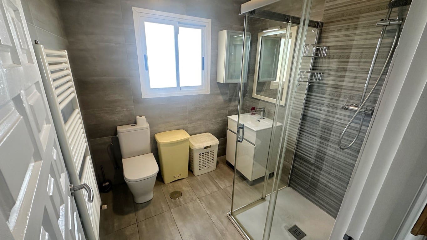 Chalet de 2 habitaciones en Alfaz del Pi / L'Alfàs del Pi en venta con piscina - 465.000 € (Ref: 9572257)