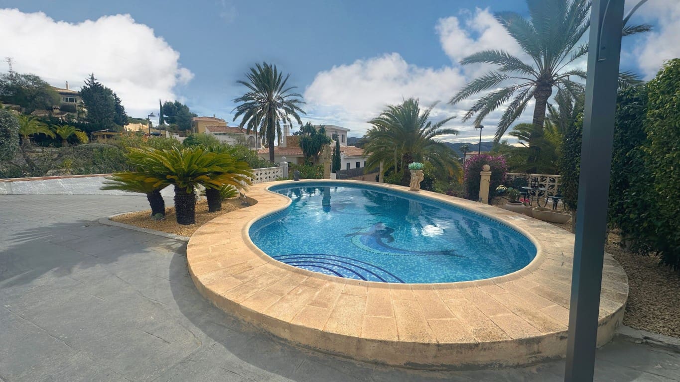 Chalet de 2 habitaciones en Alfaz del Pi / L'Alfàs del Pi en venta con piscina - 465.000 € (Ref: 9572257)