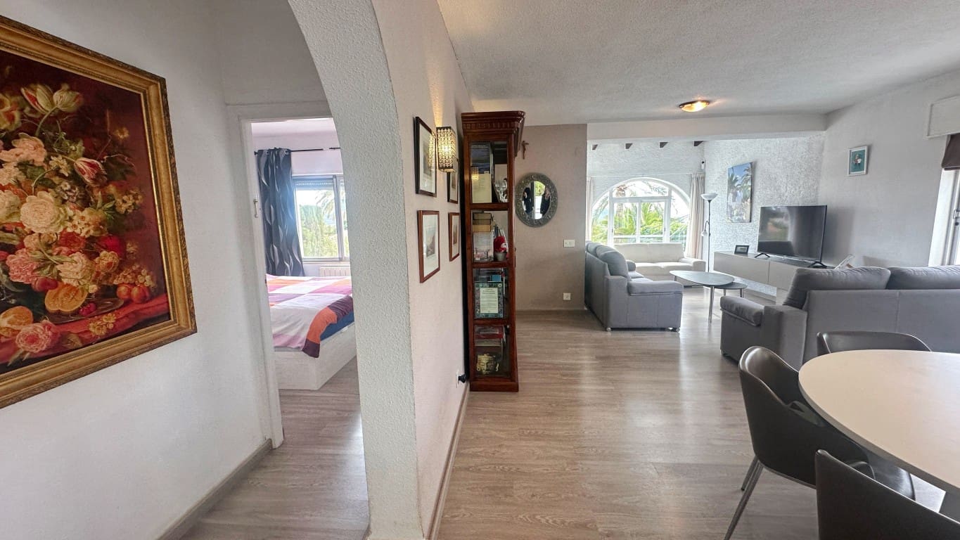 Chalet de 2 habitaciones en Alfaz del Pi / L'Alfàs del Pi en venta con piscina - 465.000 € (Ref: 9572257)