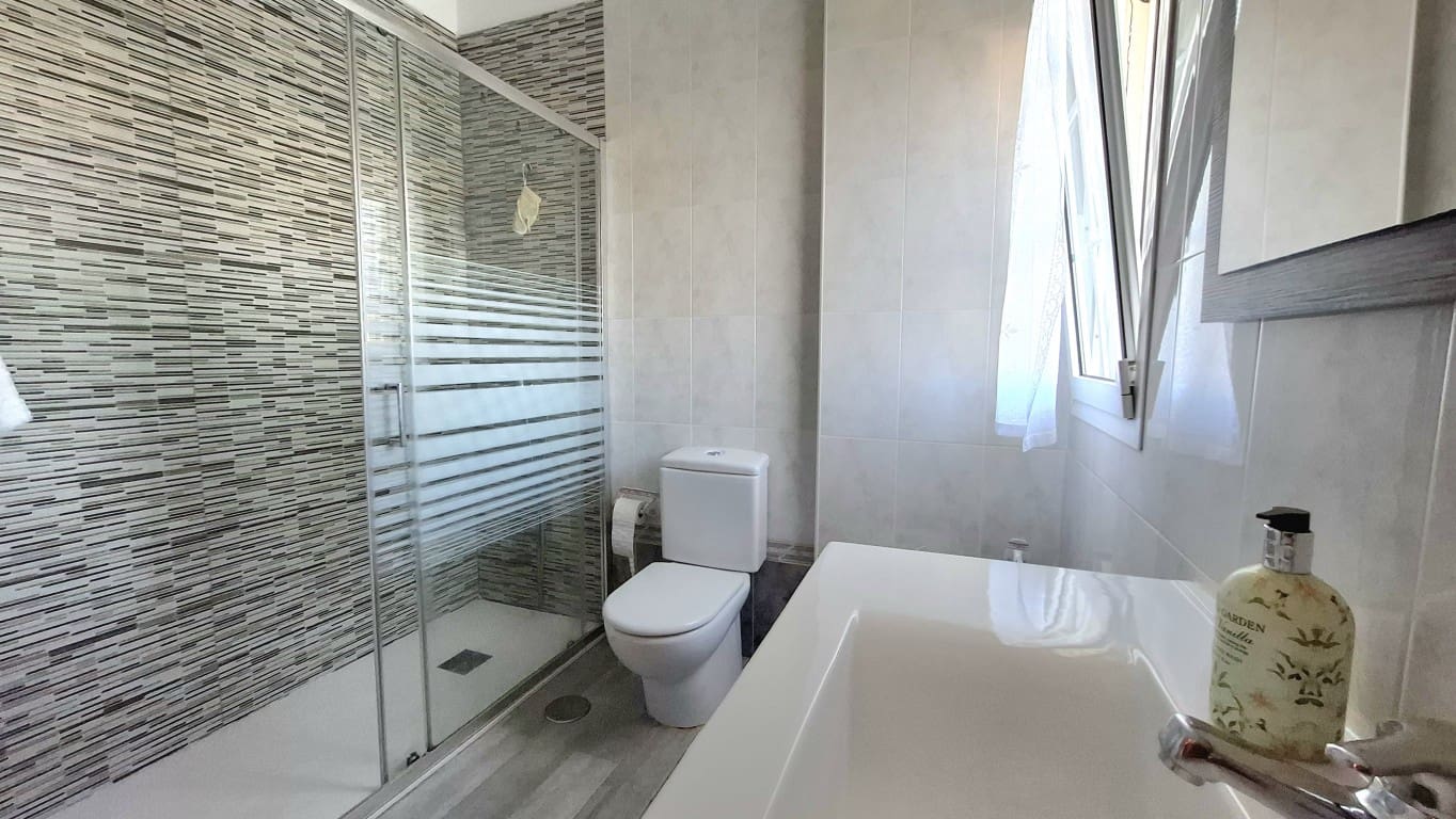 3 soveværelse Villa til salg i Albir med swimmingpool - € 425.000 (Ref: 9622014)