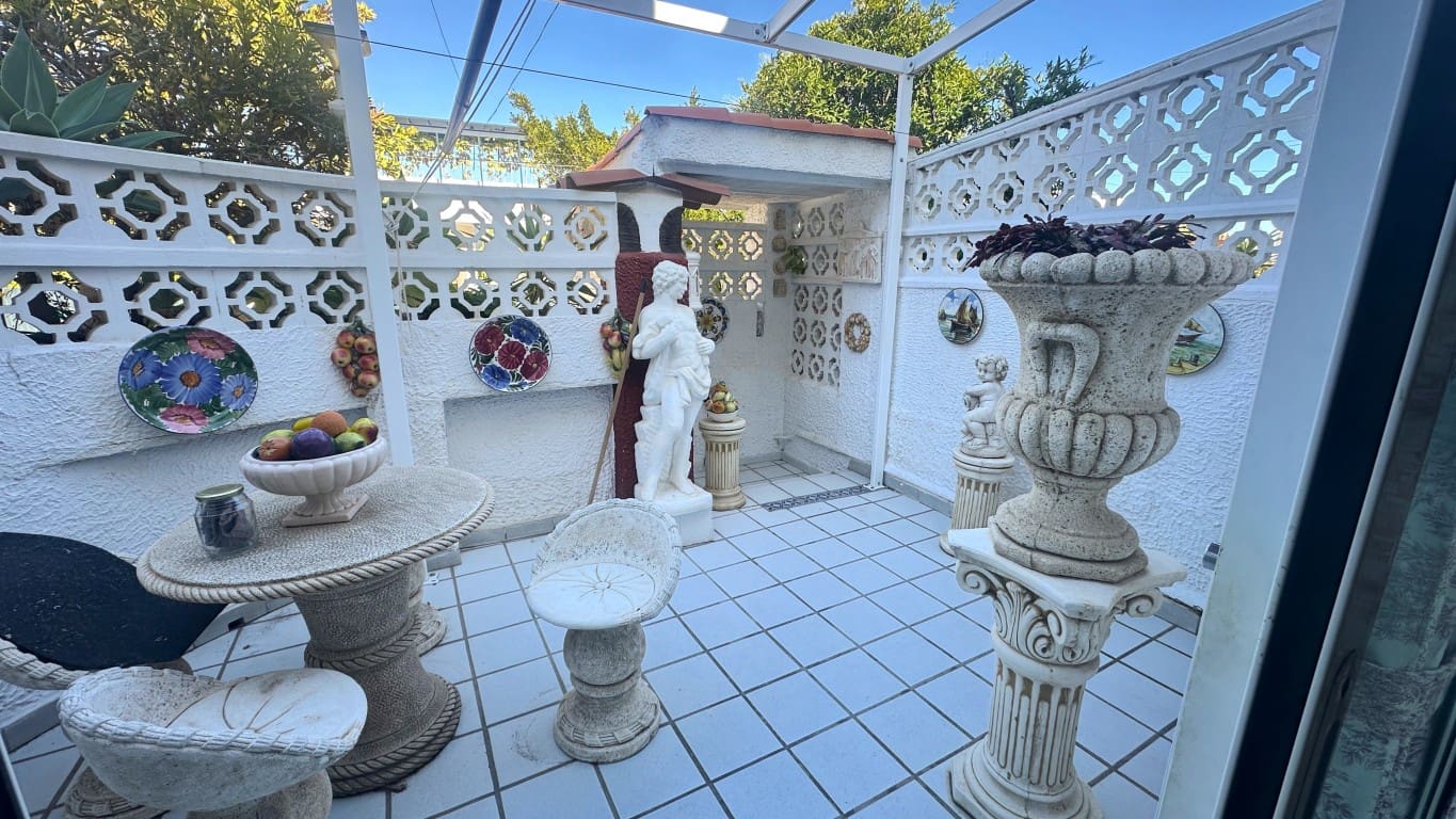 2 bedroom Apartment for sale in Albir - € 435,000 (Ref: 9622631)