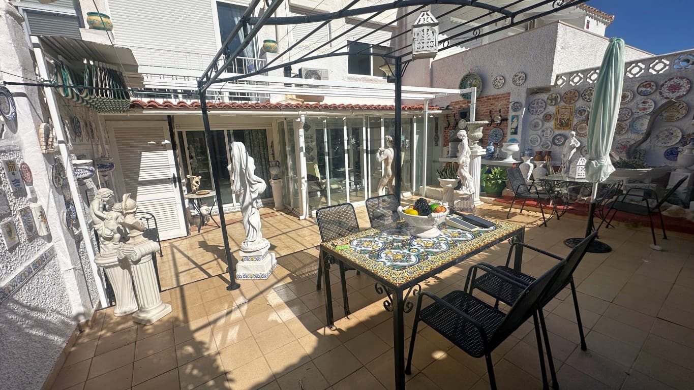 2 bedroom Apartment for sale in Albir - € 435,000 (Ref: 9622631)