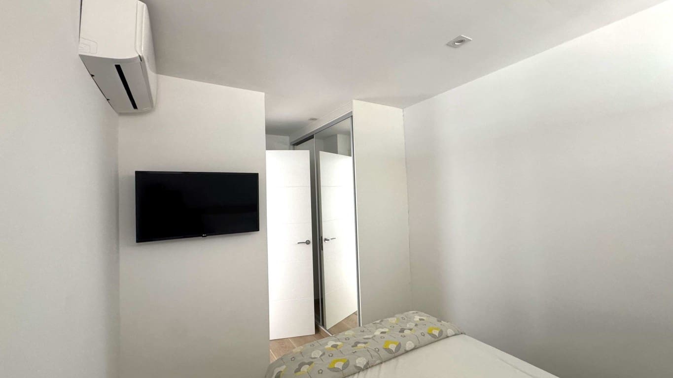 1 slaapkamer Appartement te koop in Benidorm met zwembad - € 239.000 (Ref: 9649901)