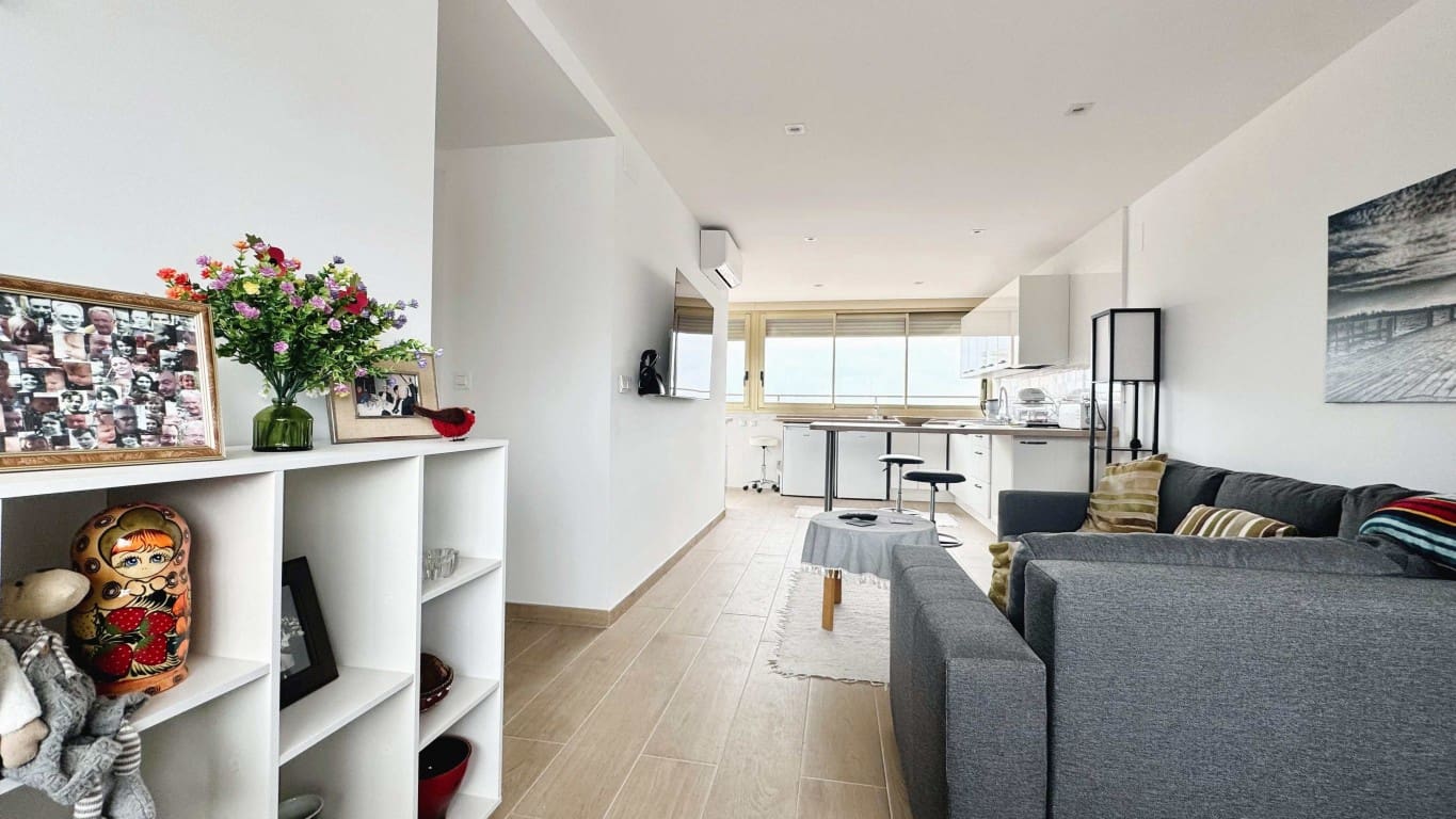 1 slaapkamer Appartement te koop in Benidorm met zwembad - € 239.000 (Ref: 9649901)