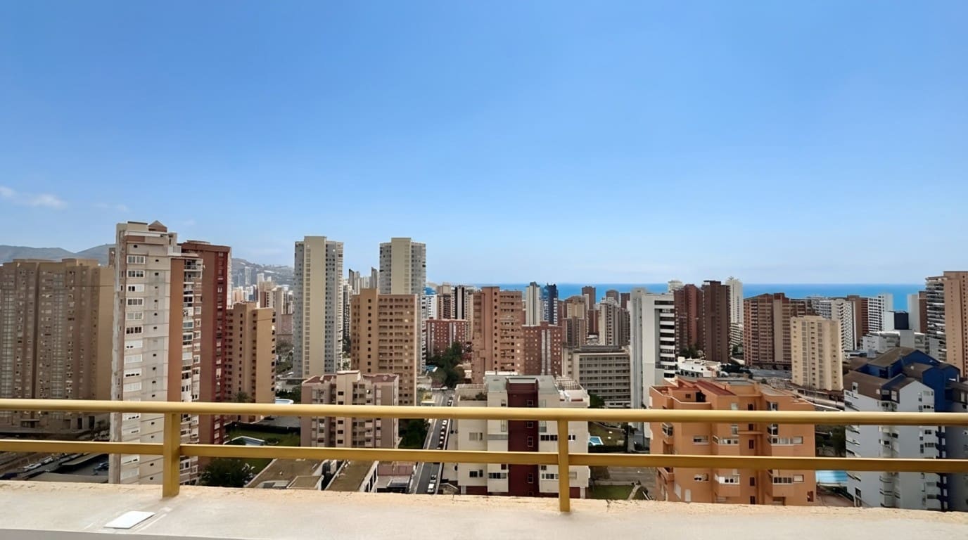 1 slaapkamer Appartement te koop in Benidorm met zwembad - € 239.000 (Ref: 9649901)