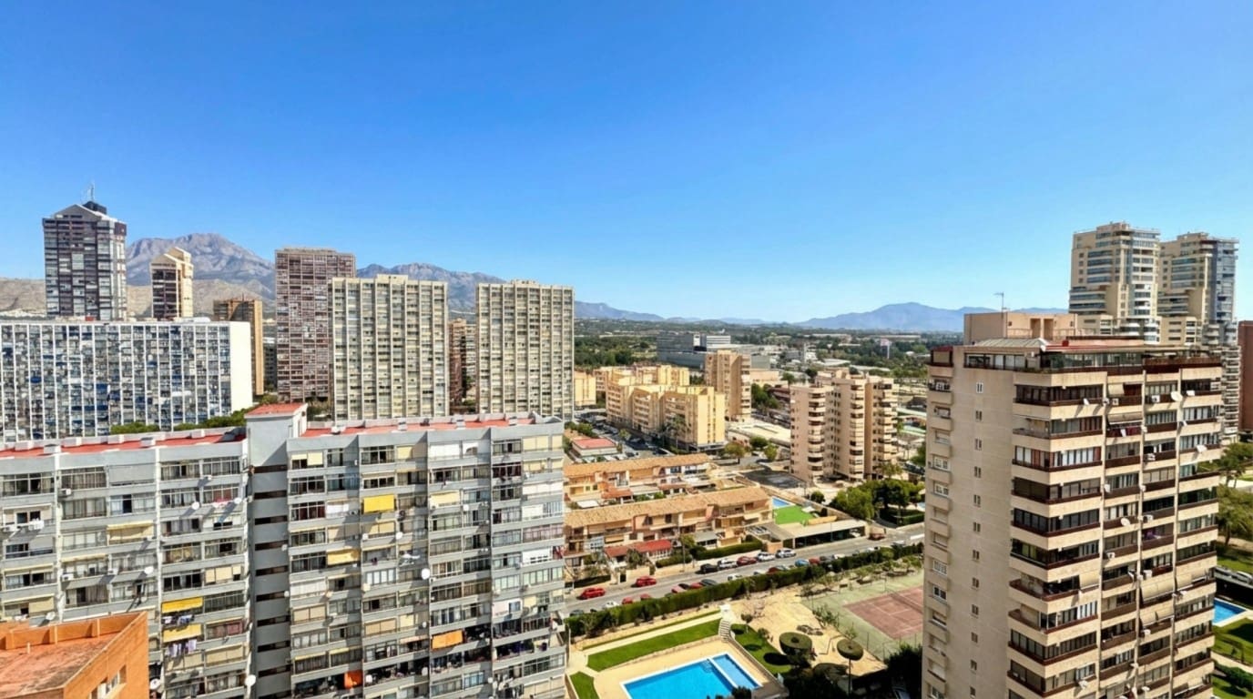 1 slaapkamer Appartement te koop in Benidorm met zwembad - € 239.000 (Ref: 9649901)