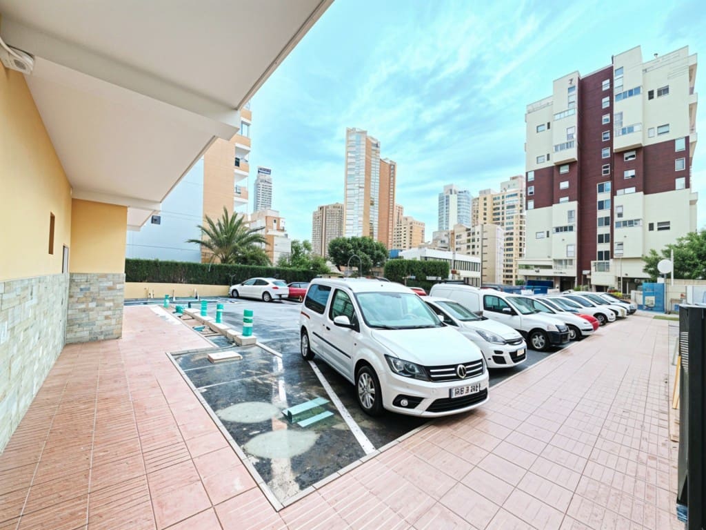 1 bedroom Apartment for sale in Benidorm with pool - € 229,000 (Ref: 9649901)