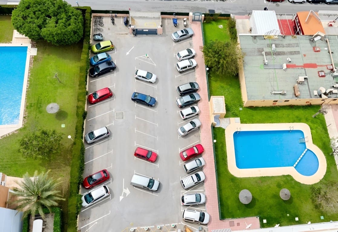 1 bedroom Apartment for sale in Benidorm with pool - € 229,000 (Ref: 9649901)