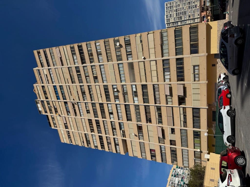1 bedroom Apartment for sale in Benidorm with pool - € 220,000 (Ref: 9649901)