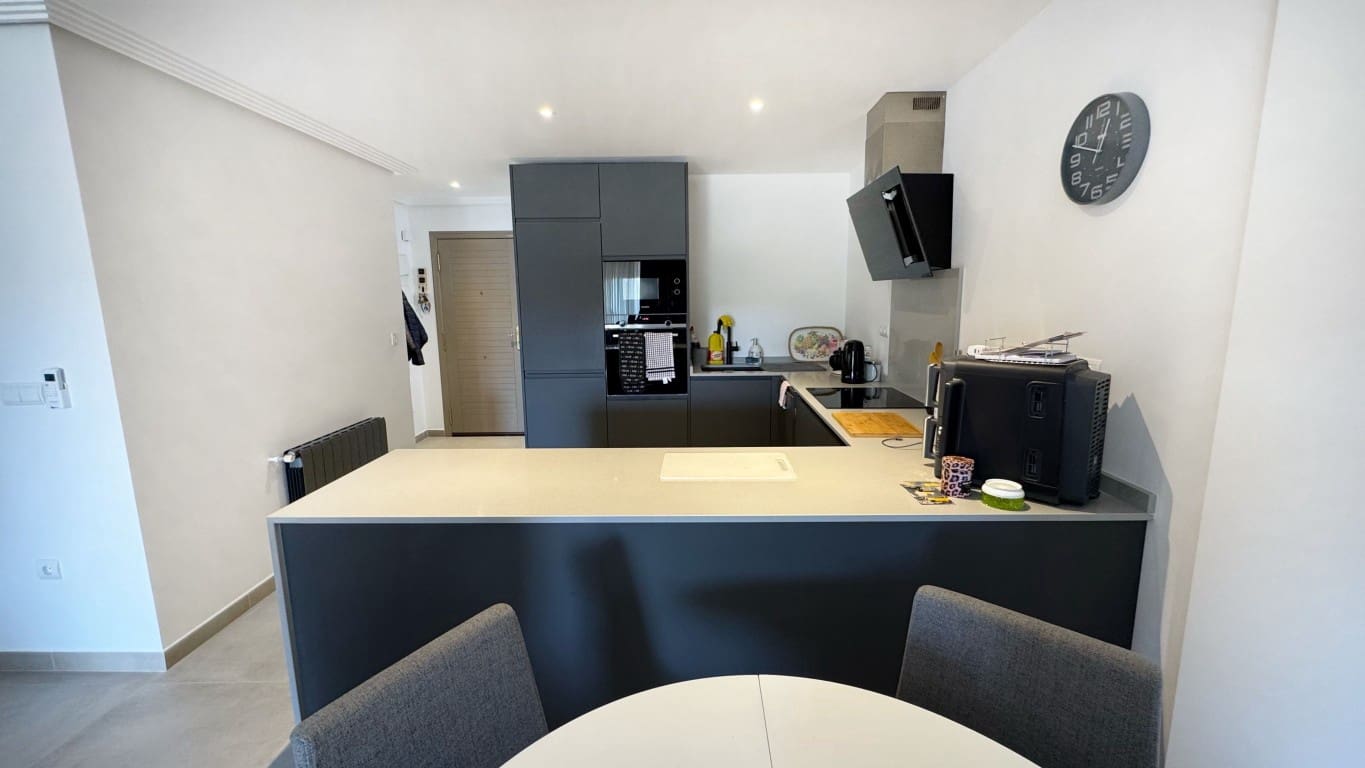 2 bedroom Apartment for sale in Alfaz del Pi / L'Alfas del Pi with pool - € 280,000 (Ref: 9803980)