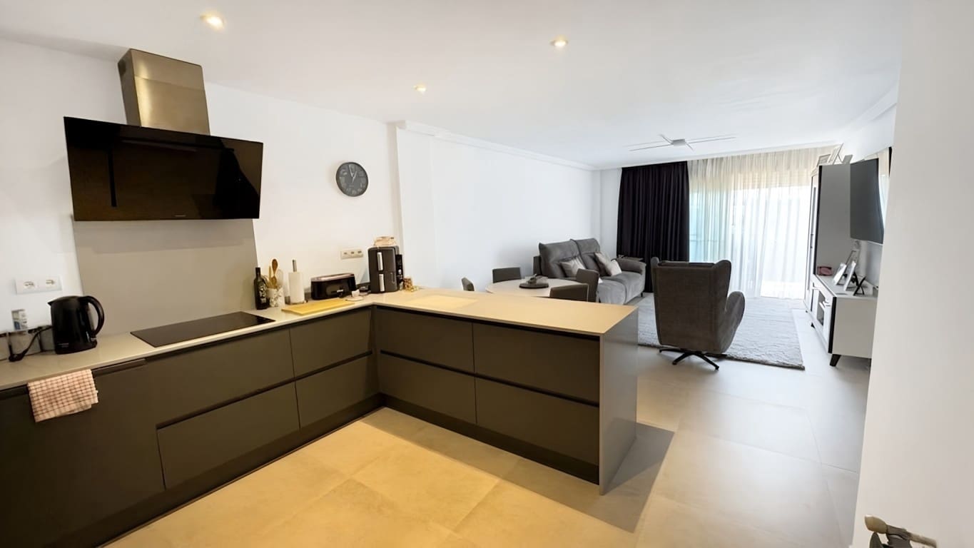 2 bedroom Apartment for sale in Alfaz del Pi / L'Alfas del Pi with pool - € 280,000 (Ref: 9803980)