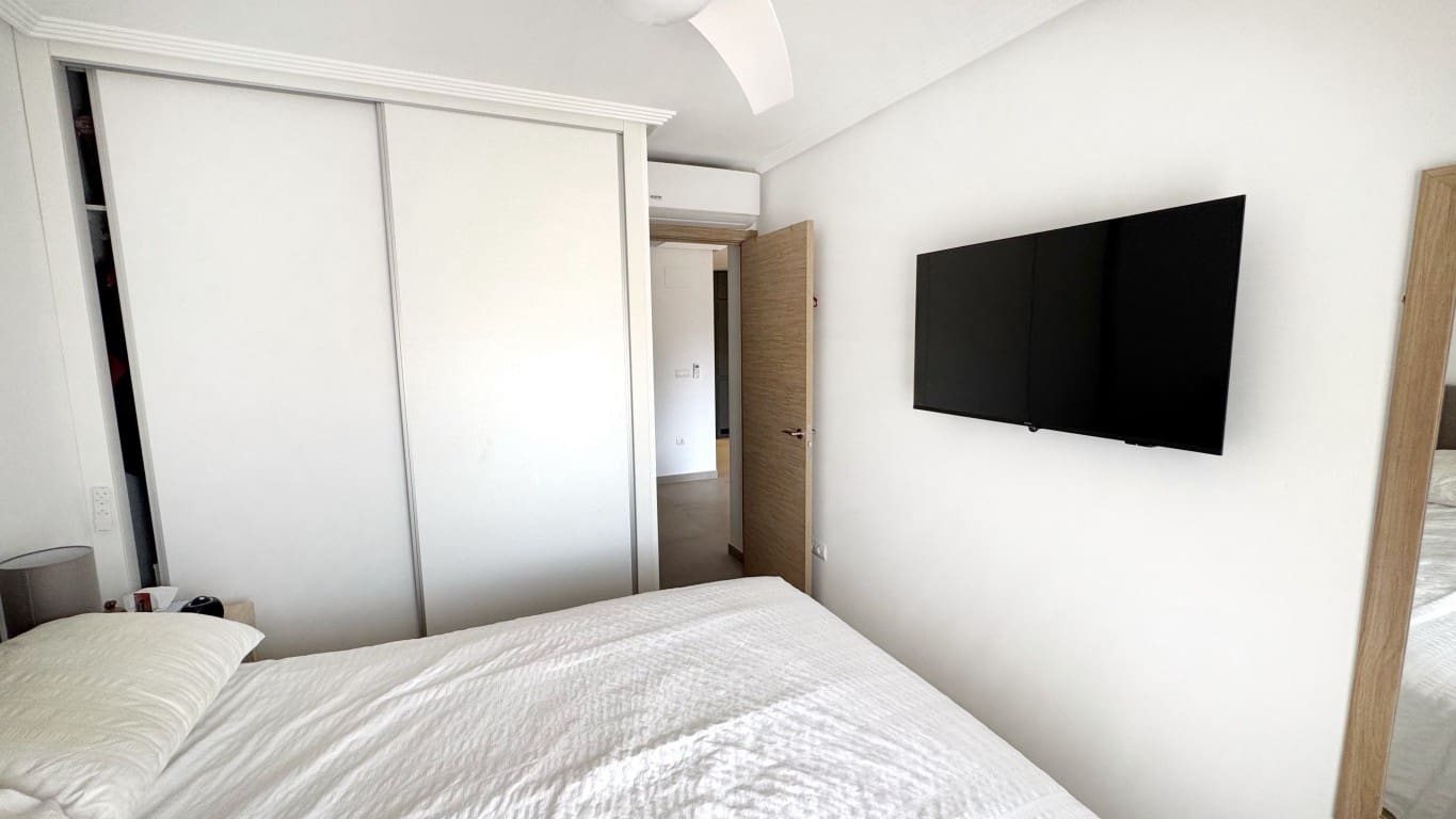 2 bedroom Apartment for sale in Alfaz del Pi / L'Alfas del Pi with pool - € 280,000 (Ref: 9803980)