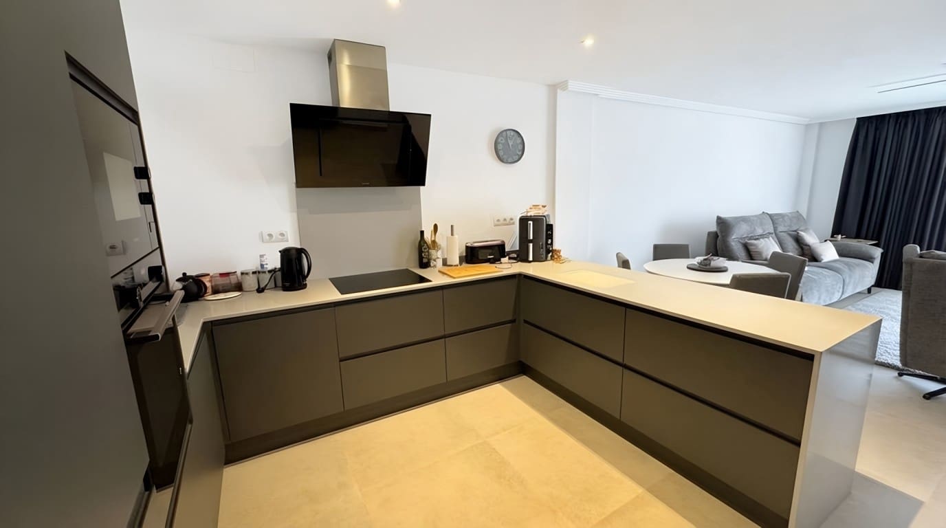 2 bedroom Apartment for sale in Alfaz del Pi / L'Alfas del Pi with pool - € 280,000 (Ref: 9803980)