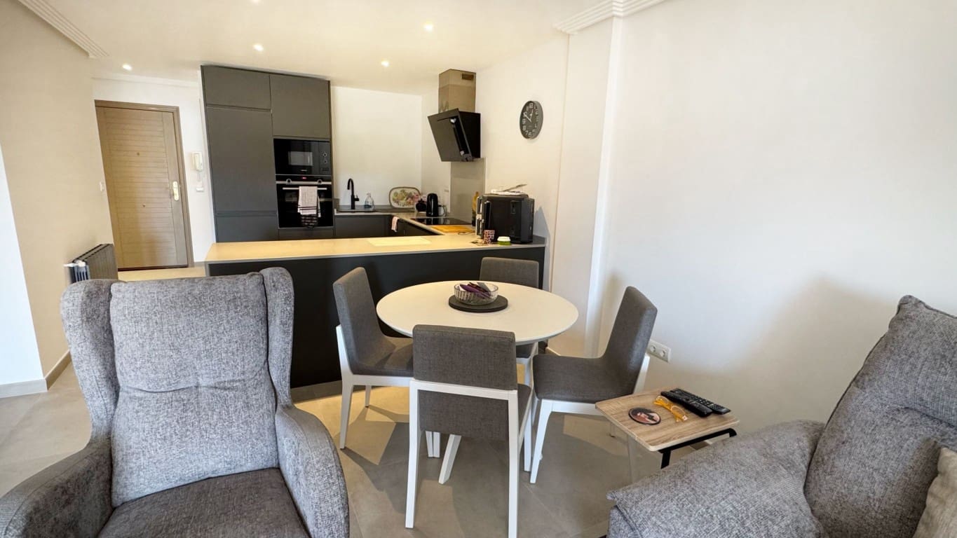 2 bedroom Apartment for sale in Alfaz del Pi / L'Alfas del Pi with pool - € 280,000 (Ref: 9803980)