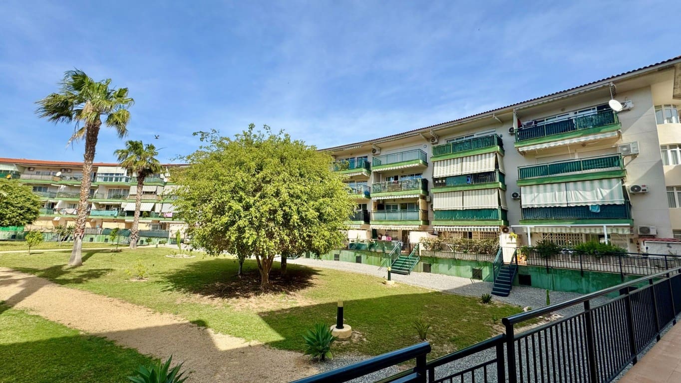 2 bedroom Apartment for sale in Alfaz del Pi / L'Alfas del Pi with pool - € 280,000 (Ref: 9803980)