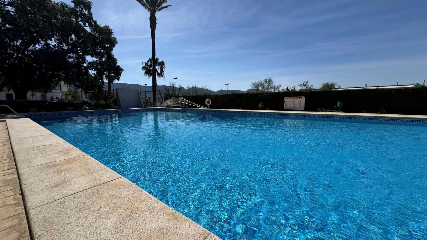 2 bedroom Apartment for sale in Alfaz del Pi / L'Alfas del Pi with pool - € 280,000 (Ref: 9803980)