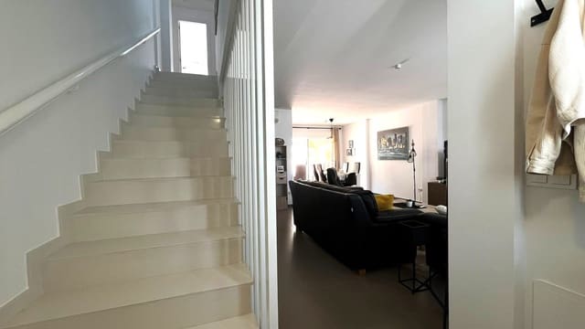 3 soveværelse Villa til salg i Albir, Alfaz del Pi / L'Alfàs del Pi med swimmingpool - € 470.000 (Ref: 9819376)