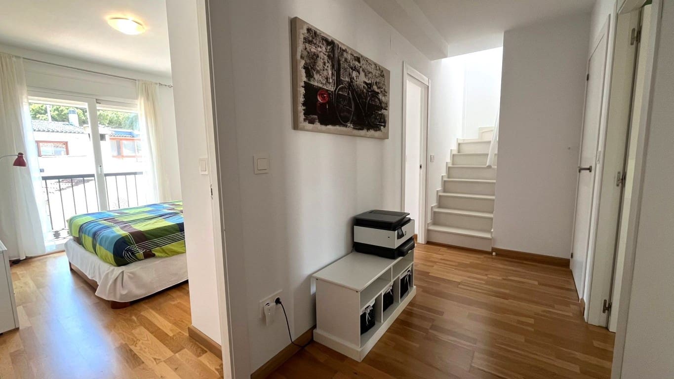 3 soveværelse Villa til salg i Albir med swimmingpool - € 470.000 (Ref: 9819376)