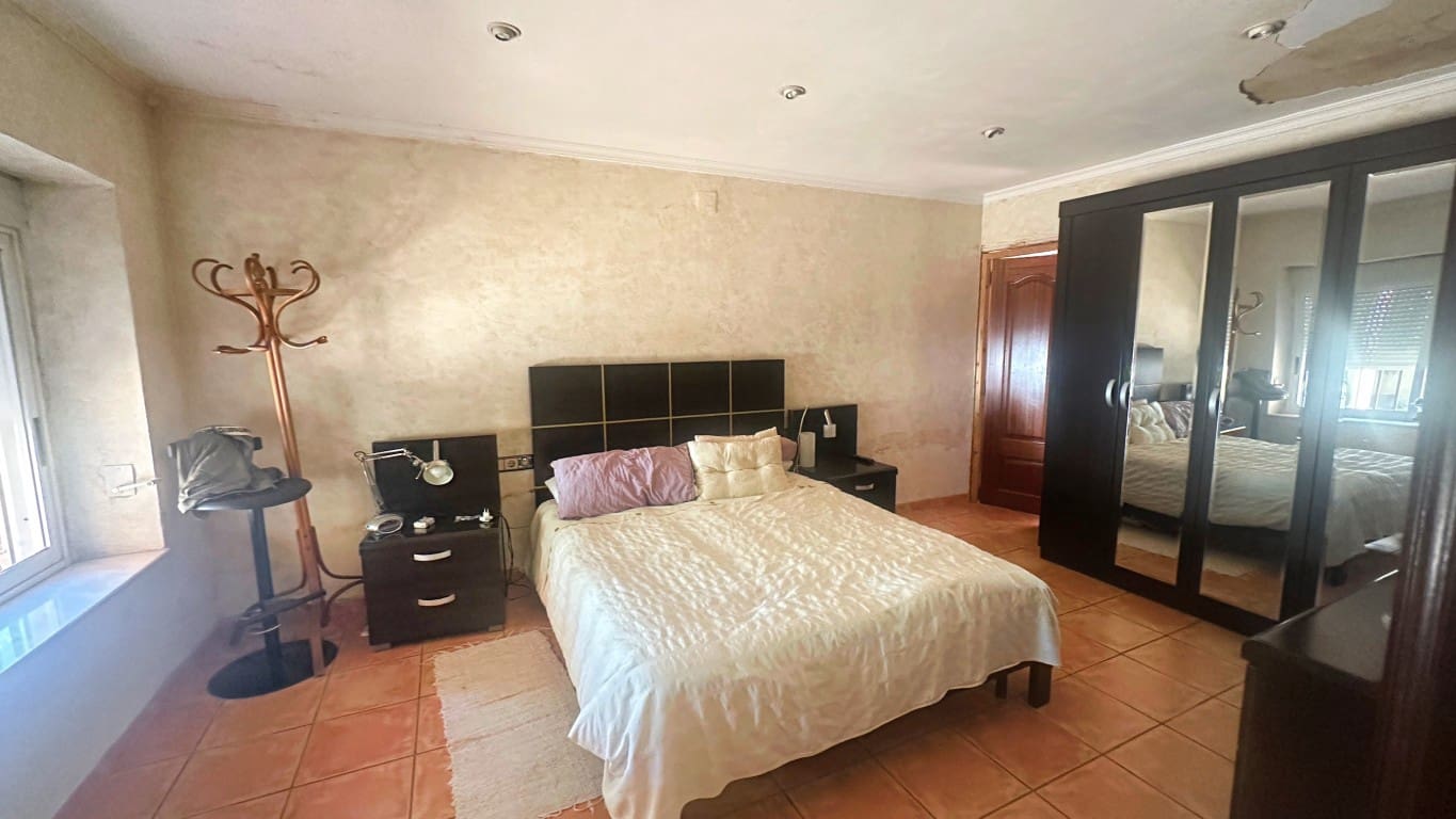 4 bedroom Villa for sale in Albir with pool - € 645,000 (Ref: 9825726)
