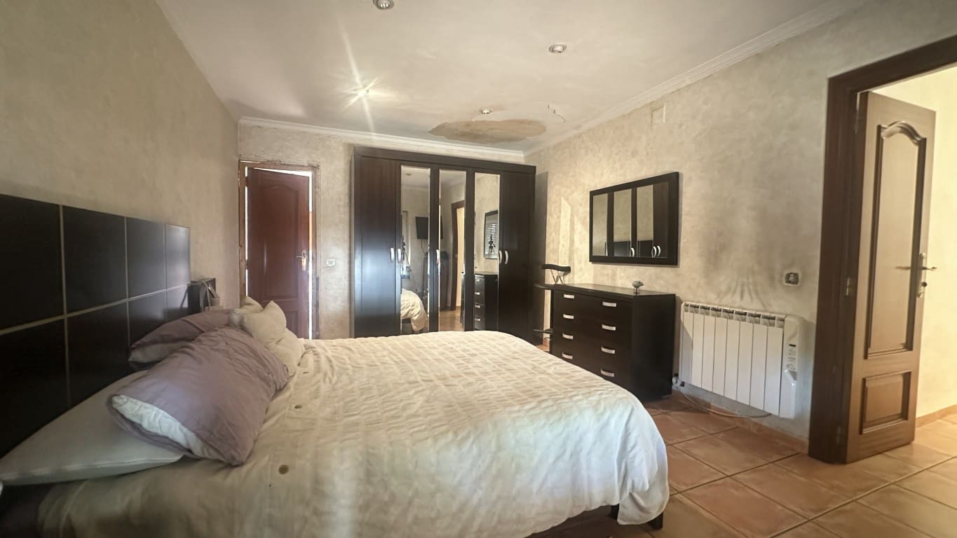 4 bedroom Villa for sale in Albir with pool - € 645,000 (Ref: 9825726)