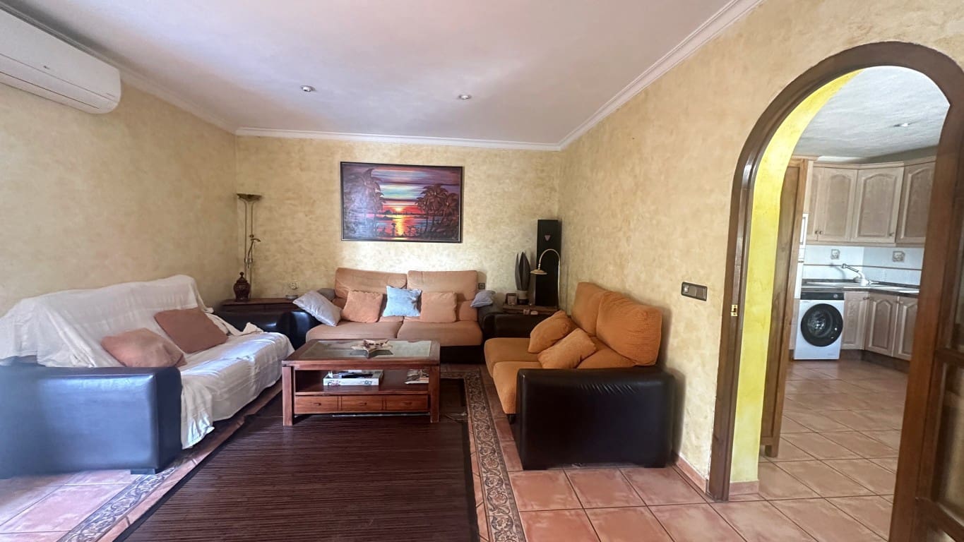 4 bedroom Villa for sale in Albir with pool - € 645,000 (Ref: 9825726)