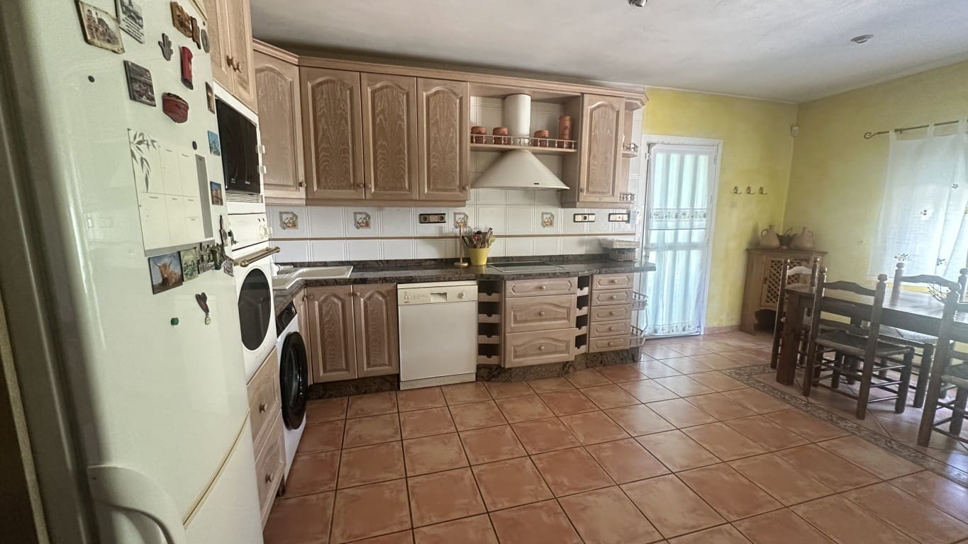4 bedroom Villa for sale in Albir with pool - € 645,000 (Ref: 9825726)