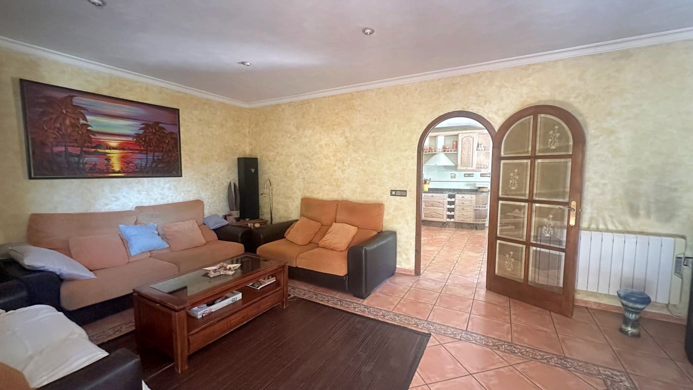 4 bedroom Villa for sale in Albir with pool - € 645,000 (Ref: 9825726)