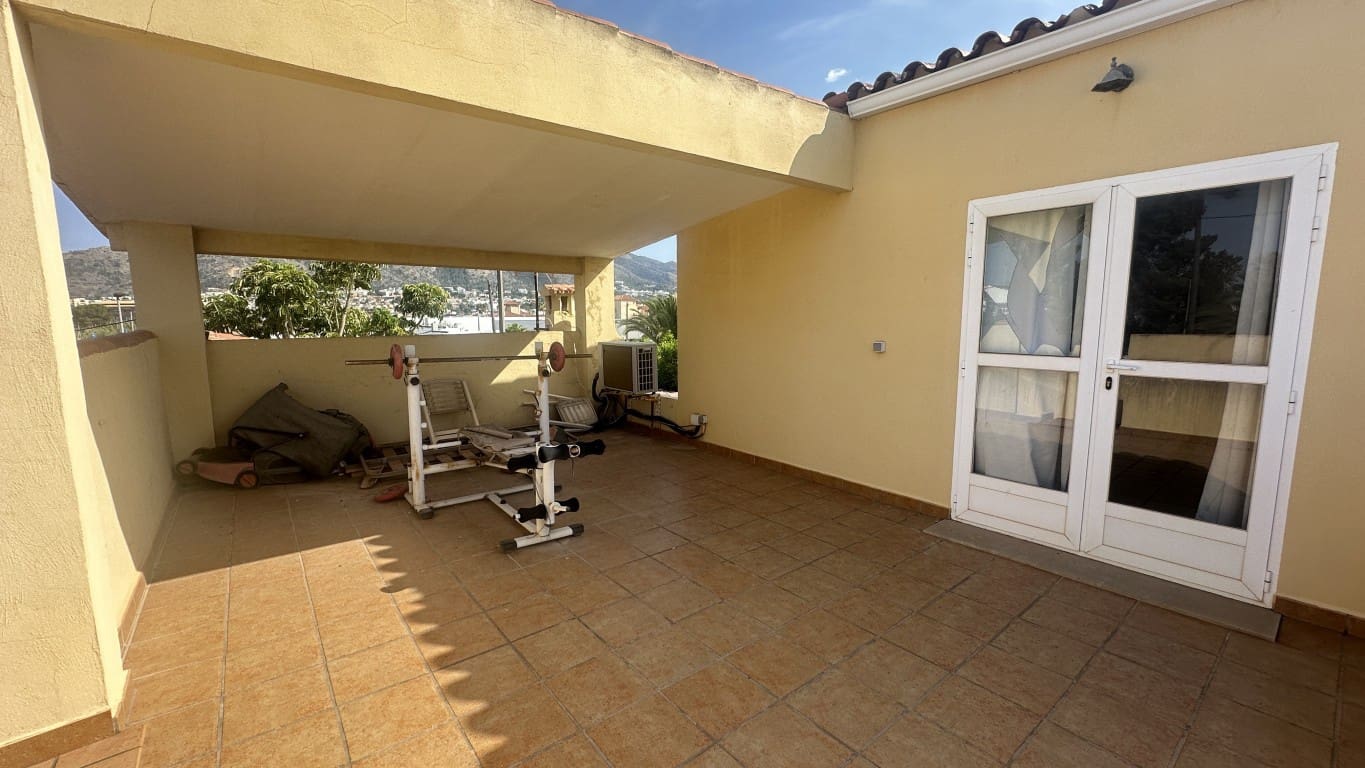 4 bedroom Villa for sale in Albir with pool - € 645,000 (Ref: 9825726)