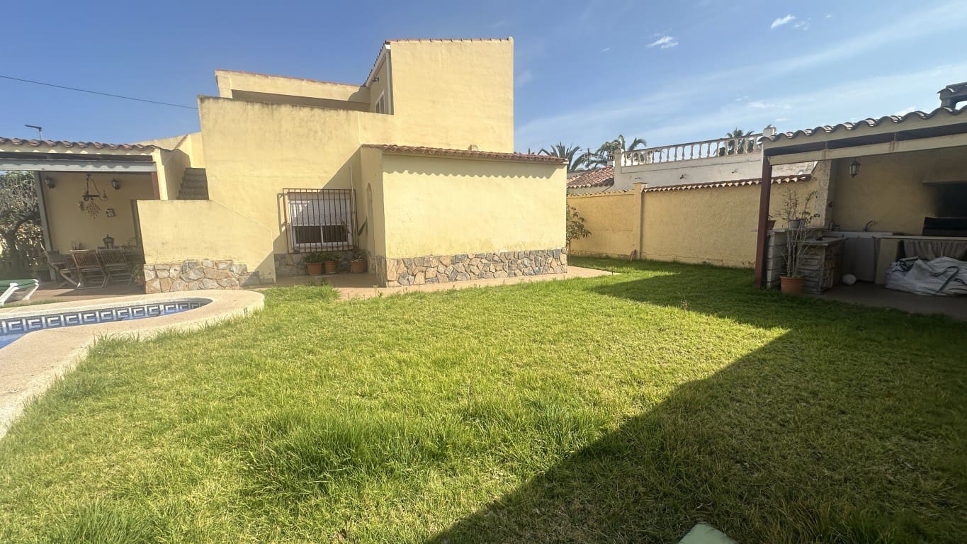 4 bedroom Villa for sale in Albir with pool - € 645,000 (Ref: 9825726)
